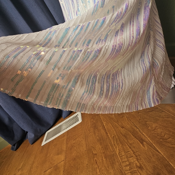 NWT - Stunning White Strapless Mermaid Dress with Iridescent Sequins - XS - Picture 14 of 15
